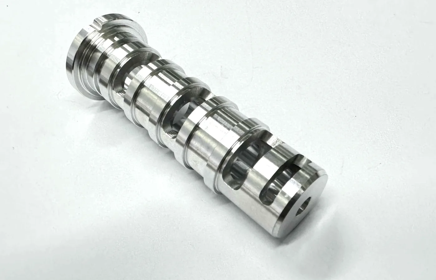 Spline-Window Control Spool
